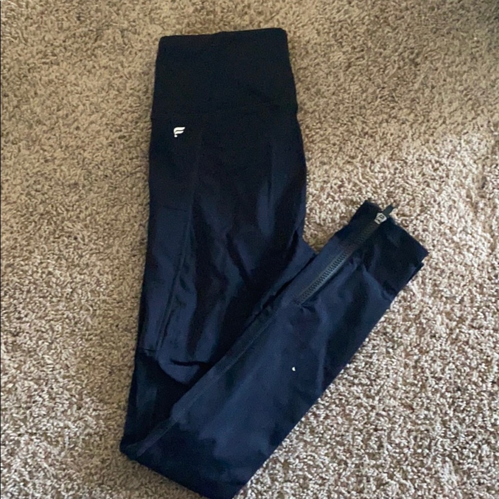 Black Fabletics leggings